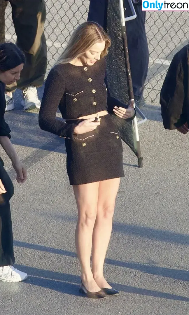 Margot Robbie nude photo #3568 (margotrobbieofficial)