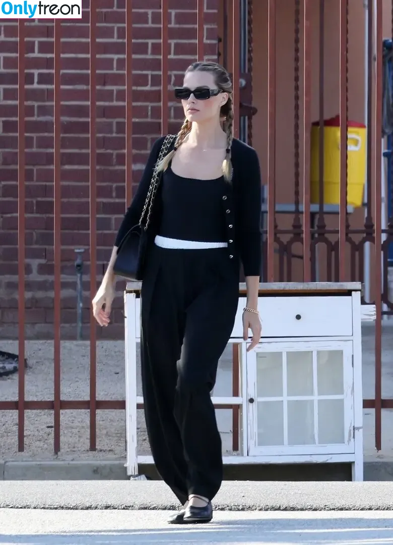 Margot Robbie голая photo #3767 (margotrobbieofficial)