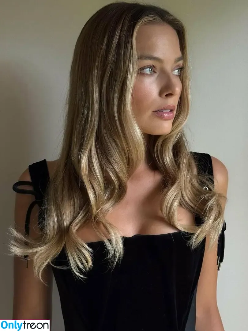Margot Robbie голая photo #3861 (margotrobbieofficial)