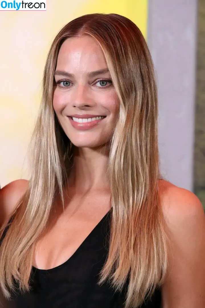 Margot Robbie голая photo #3872 (margotrobbieofficial)