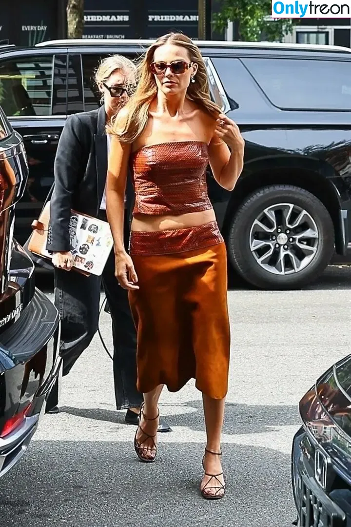 Margot Robbie голая photo #4017 (margotrobbieofficial)
