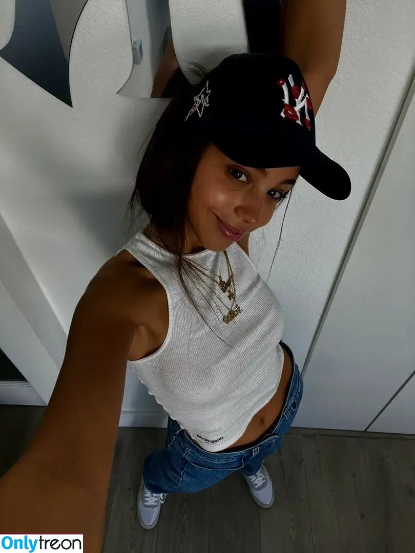 María Isabel nude photo #0073 (mariaisabel / mariaisabel_022)