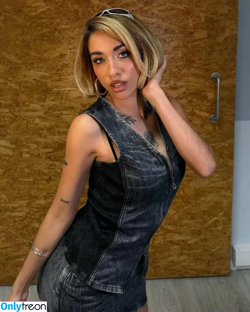 Maria Becerra nude photo #0095 (mariabecerra / u95023797)