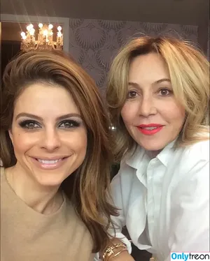 Maria Menounos / MenounosBooty / mariamenounos фото голая #0641