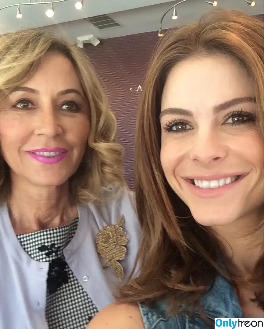 Maria Menounos голая photo #0640 (MenounosBooty / mariamenounos)