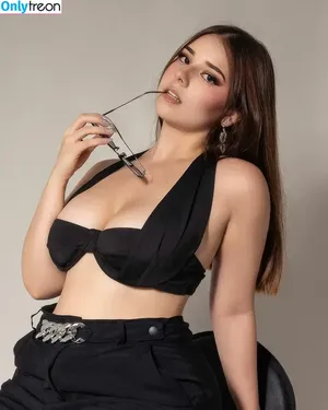 Marianahoyosr / Marianahoyos_r nude photo #0009