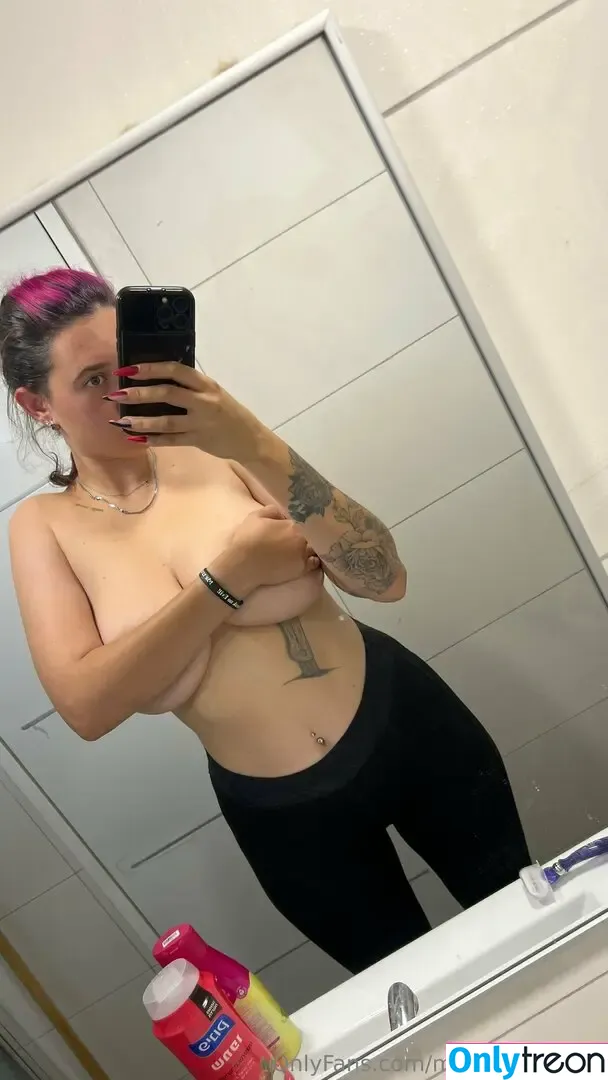 Marianananana nude photo #0014 (Mariana / maybeitsall)