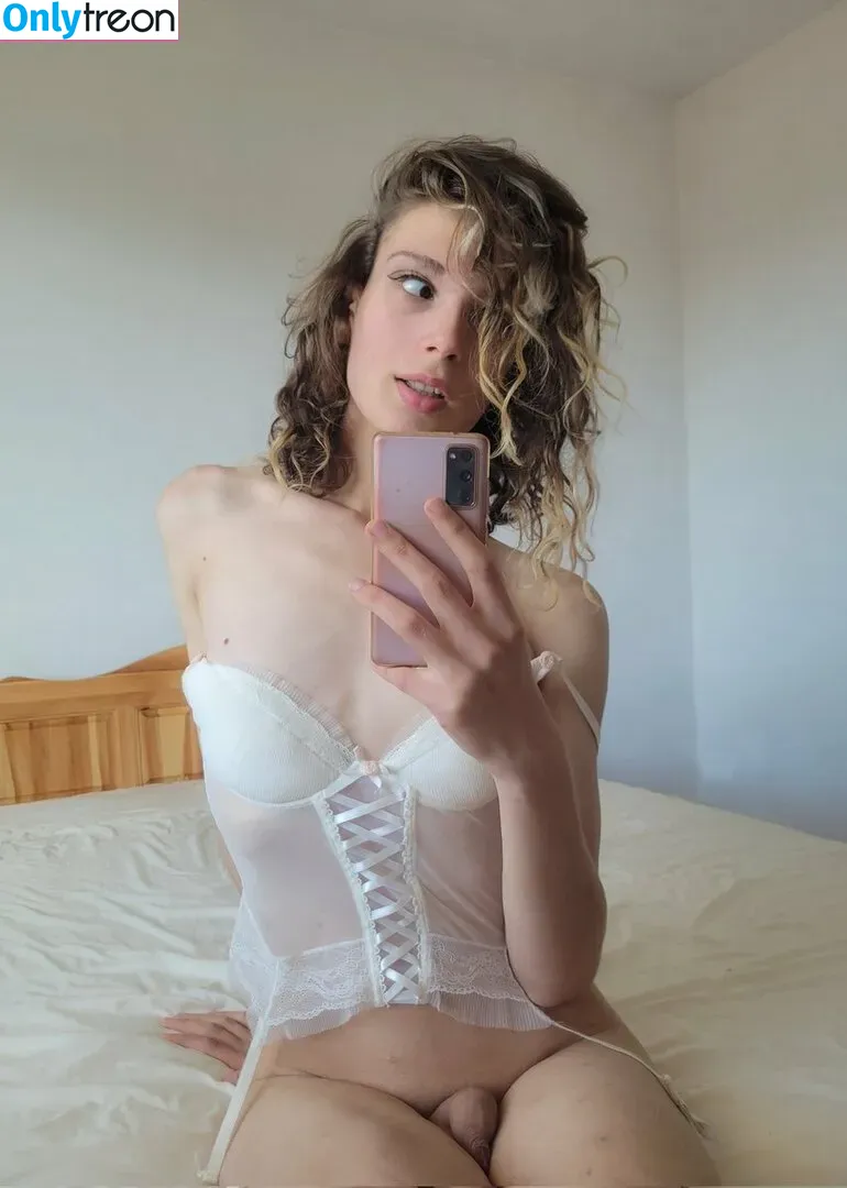 Marie Antoinette 2077 голая photo #0014 (2077Marie / marieantoinette2077 / whatrayadidnext)