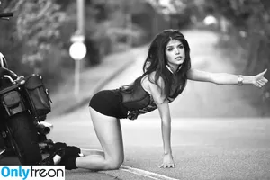 Marie Avgeropoulos / marieavgeropoulos nude photo #0088