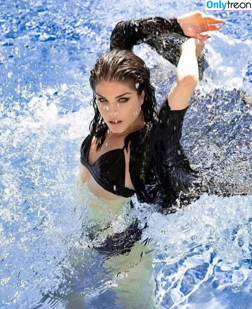 Marie Avgeropoulos голая photo #0021 (marieavgeropoulos)