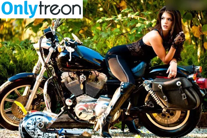 Marie Avgeropoulos nude photo #0059 (marieavgeropoulos)