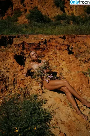 Marie Mohr / marielamohr_ nude photo #0045