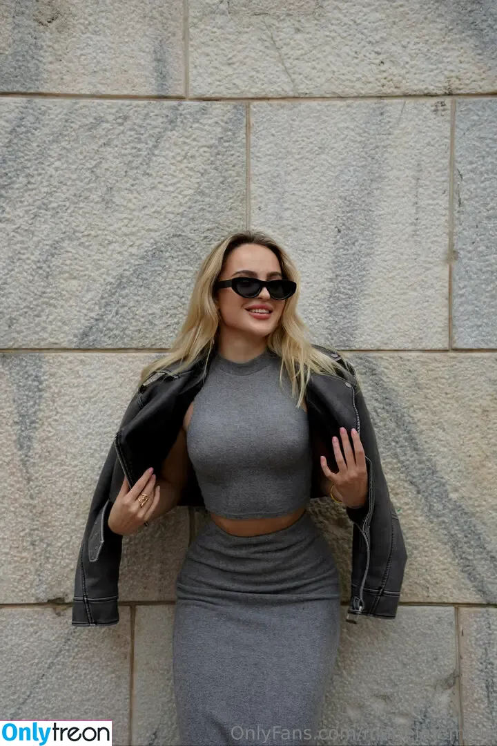 marielivewell nude photo #0040 (marillewellyn)