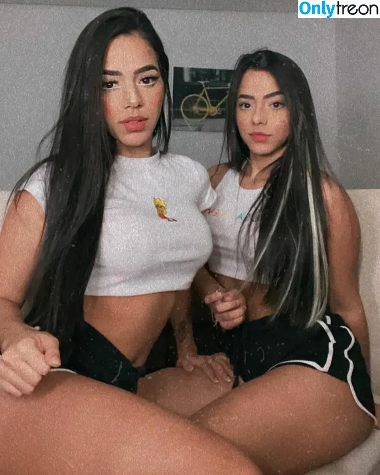 Mariely E Mirella Santos nude photo #0015 (eumarielysantos / gêmeas lacração)