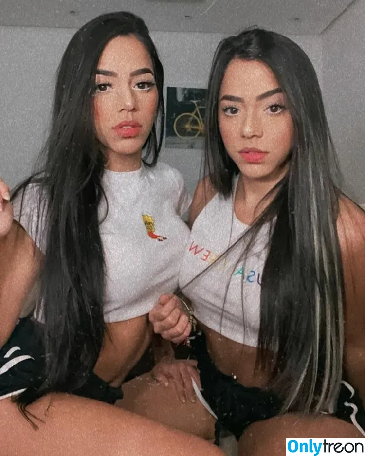 Mariely E Mirella Santos nude photo #0016 (eumarielysantos / gêmeas lacração)