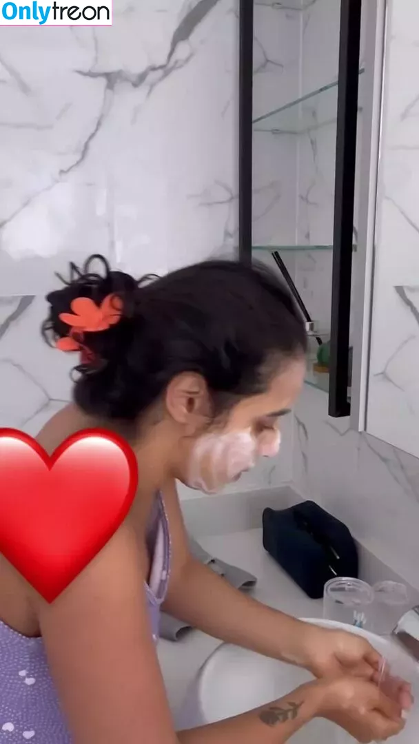 Mariely E Mirella Santos nude photo #0113 (eumarielysantos / gêmeas lacração)
