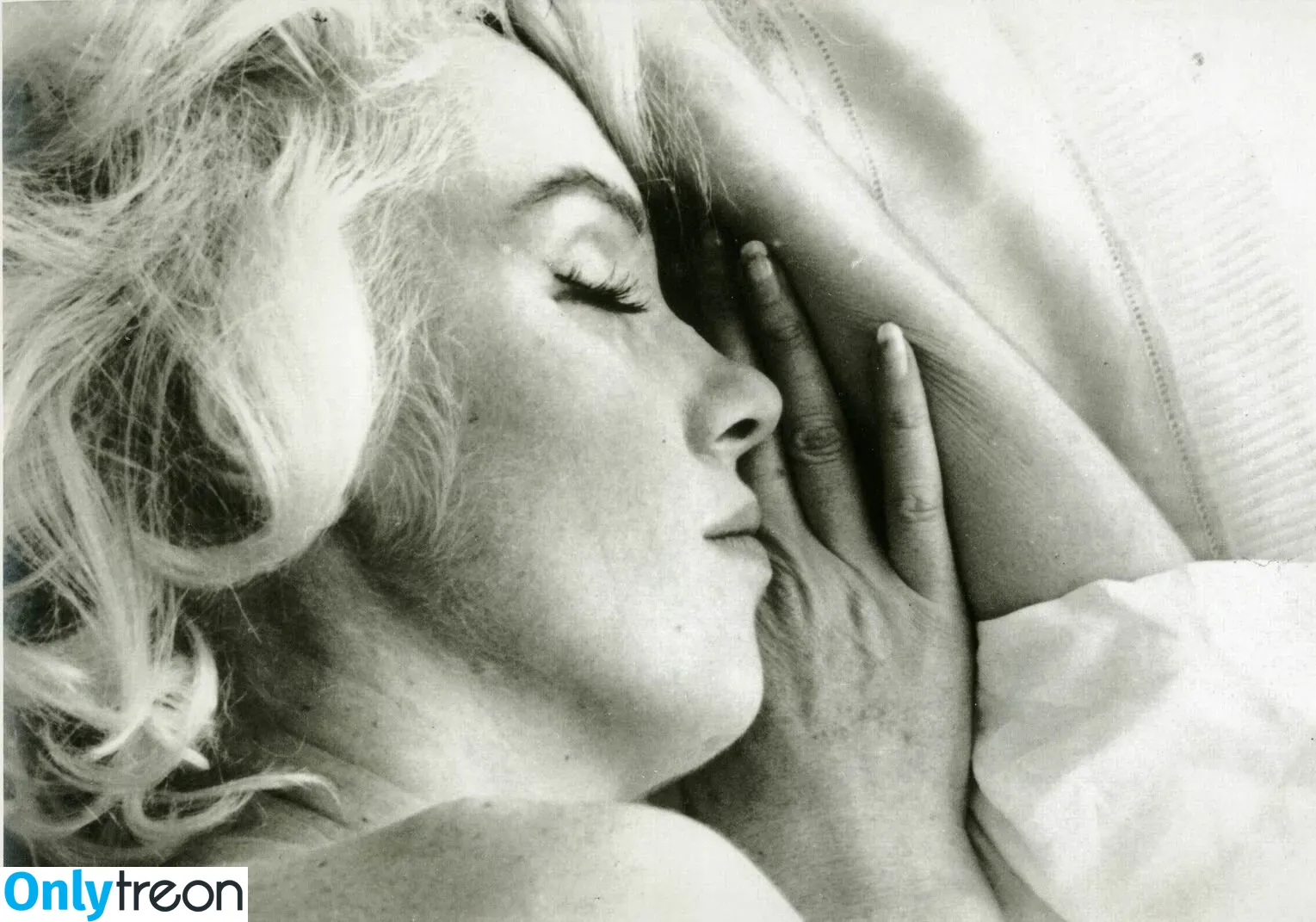 Marilyn Monroe nude photo #0155 (bustedsugar / marilynmonroe)