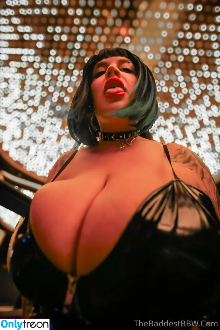 marilynmayson голая photo #0445 (killthemwithfineness)