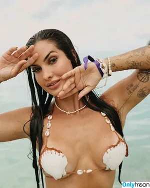 Marina Ferrari / marinaferrarig nude photo #0002