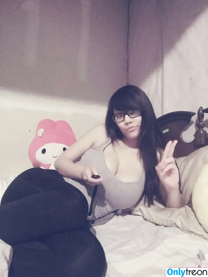 Marine Sivongsa nude photo #0011 (baitelephone)