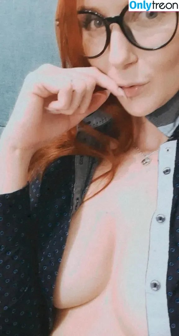 marinkaredhead nude photo #0006 (marinkaredhead)