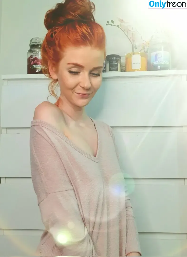 marinkaredhead nude photo #0008 (marinkaredhead)