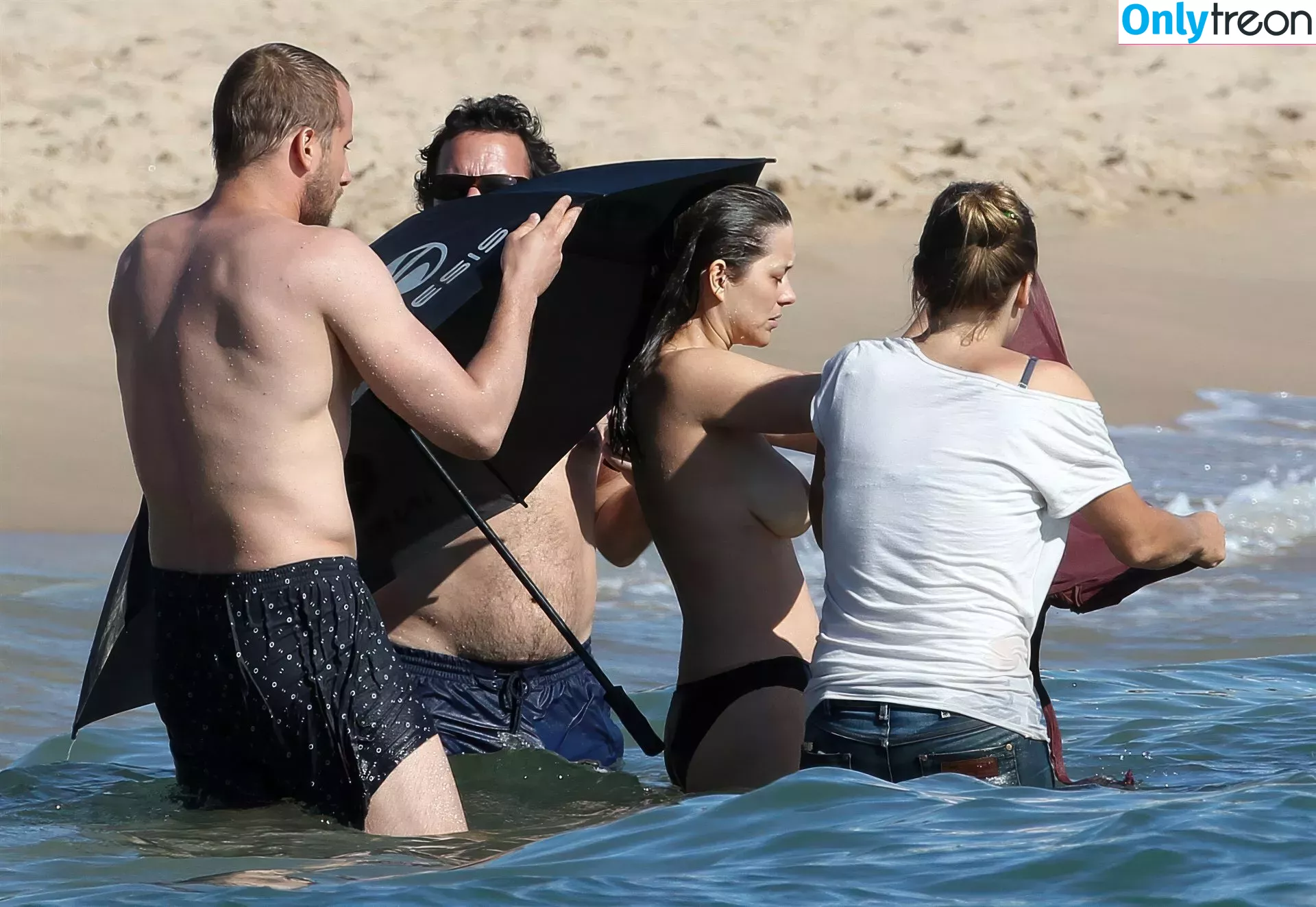 Marion Cotillard nude photo #0128 (marion_cotillar / marioncotillard)