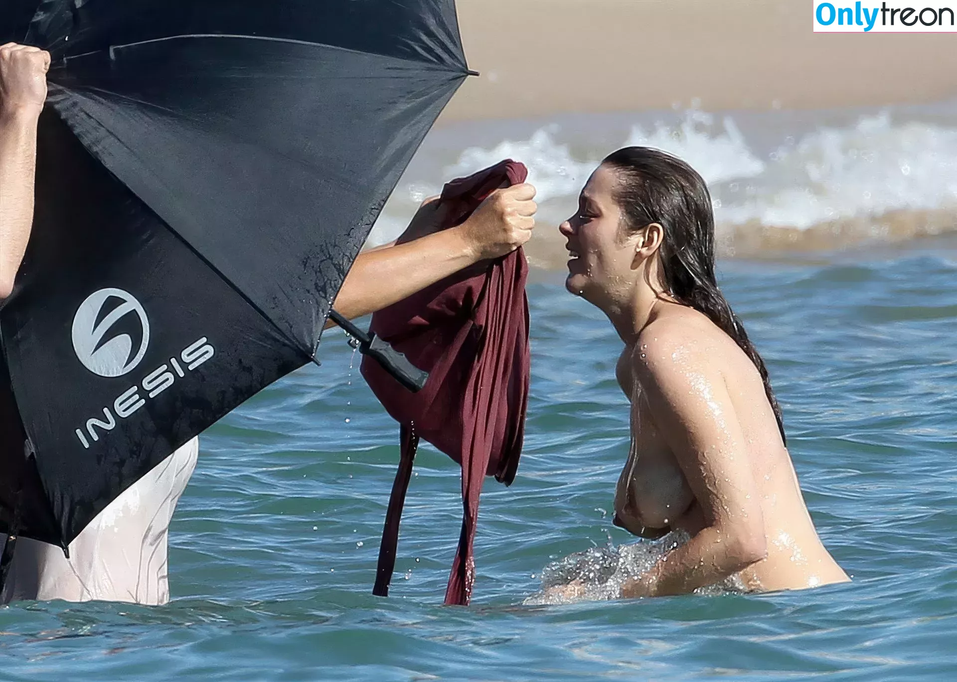 Marion Cotillard nude photo #0132 (marion_cotillar / marioncotillard)