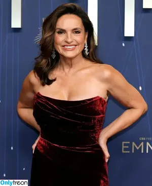 Mariska Hargitay / therealmariskahargitay nude photo #0149