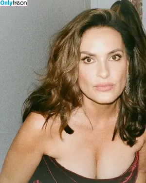 Mariska Hargitay / therealmariskahargitay nude photo #0160