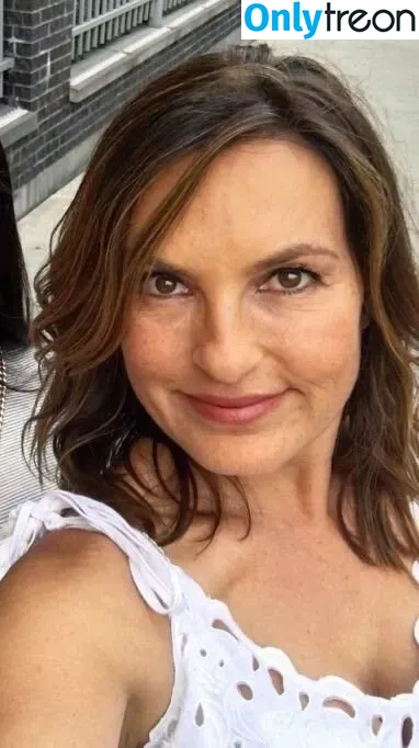 Mariska Hargitay голая photo #0027 (therealmariskahargitay)