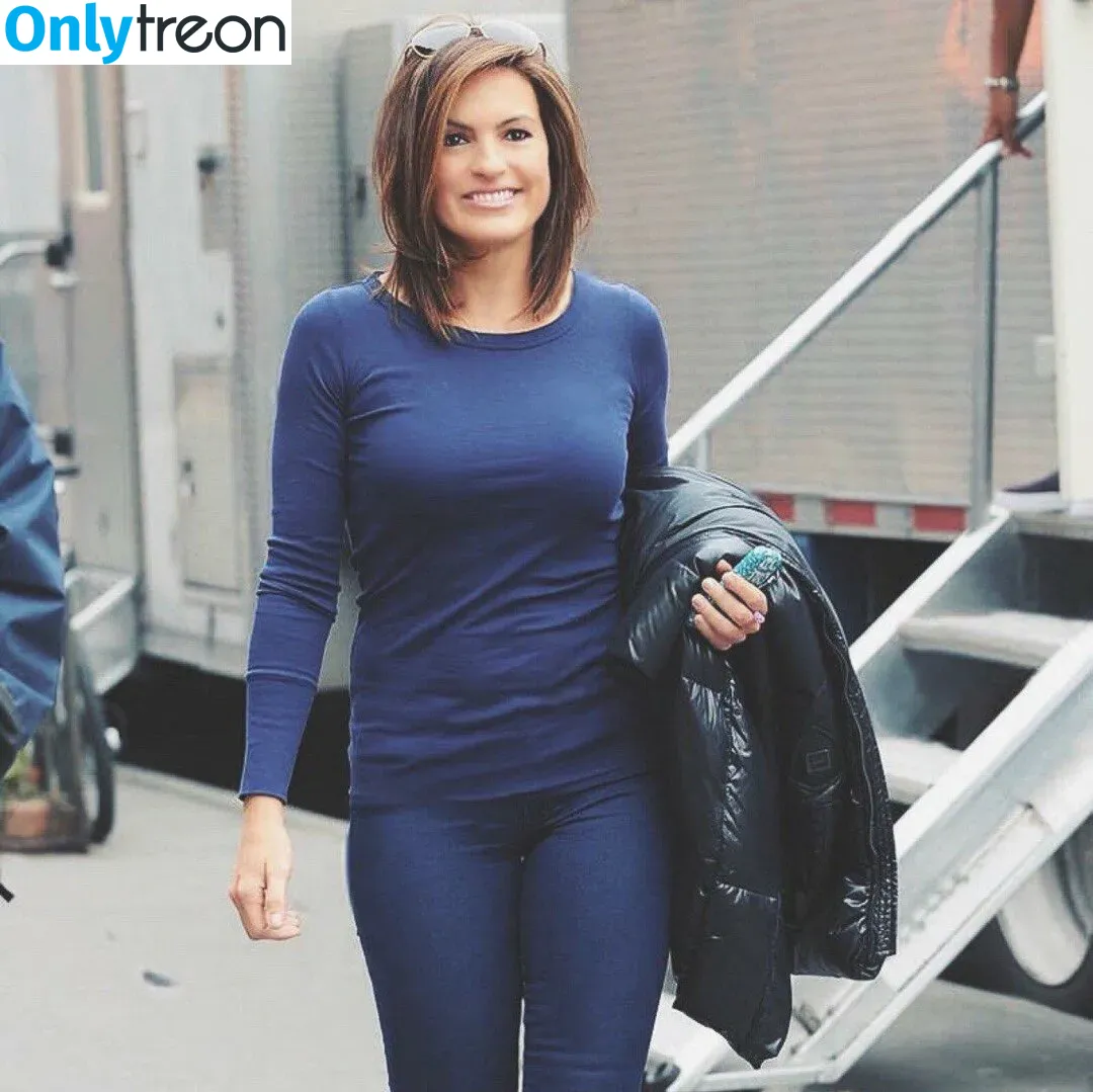 Mariska Hargitay nude photo #0081 (therealmariskahargitay)