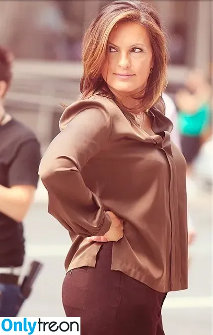 Mariska Hargitay nude photo #0084 (therealmariskahargitay)