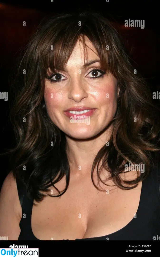 Mariska Hargitay nude photo #0134 (therealmariskahargitay)