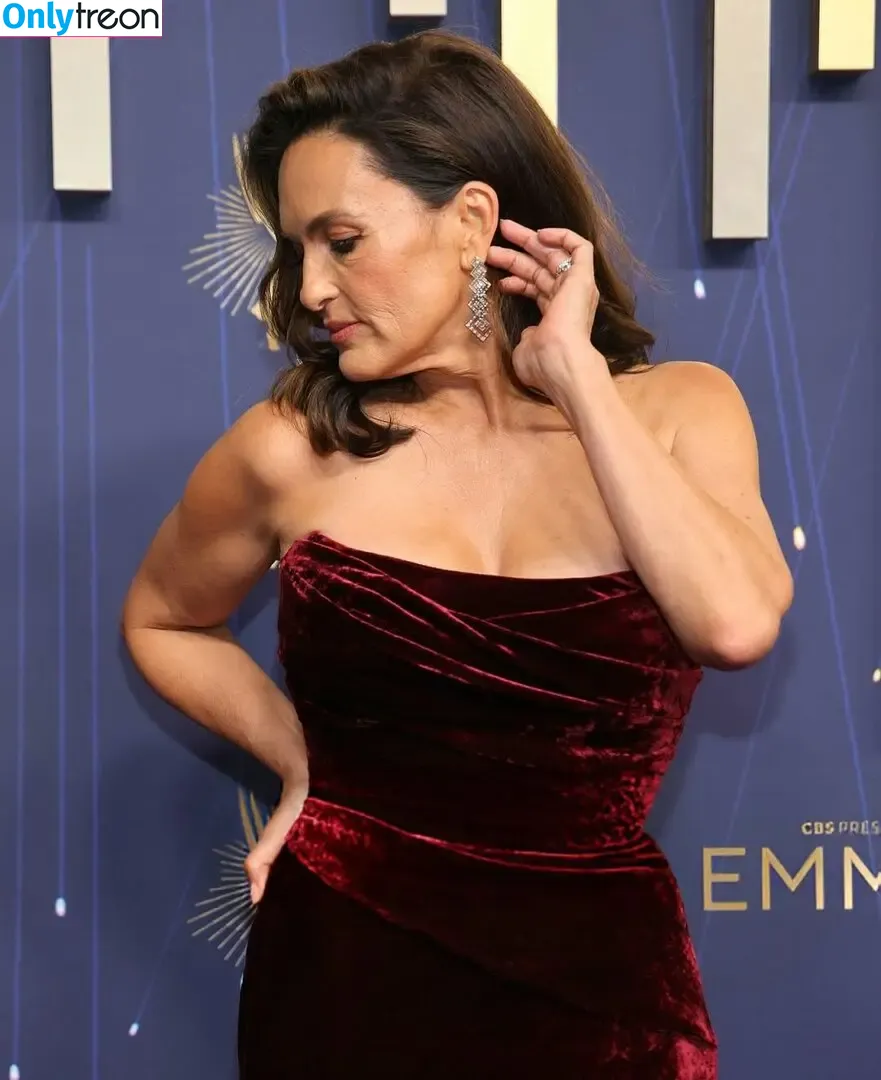 Mariska Hargitay nude photo #0147 (therealmariskahargitay)