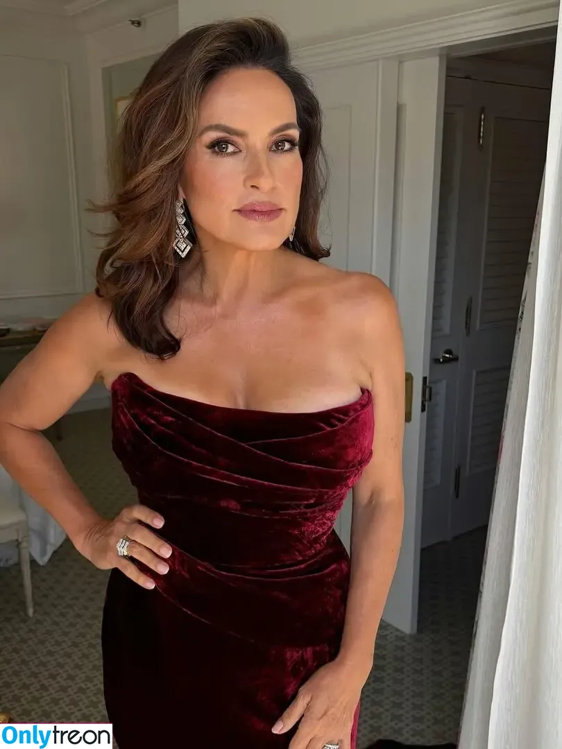 Mariska Hargitay nude photo #0151 (therealmariskahargitay)