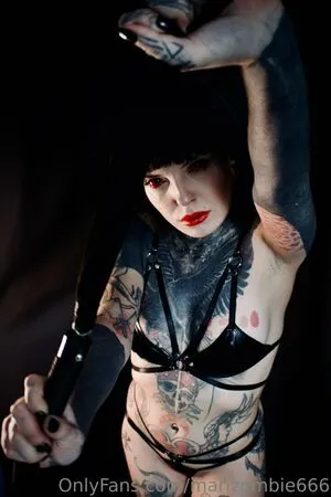 marizombie666 / sensual_lens фото голая #0004
