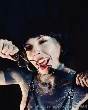 marizombie666 / sensual_lens фото голая #0007