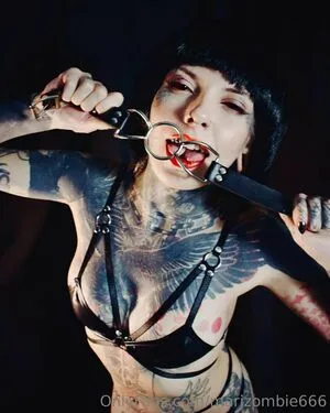 marizombie666 / sensual_lens фото голая #0008