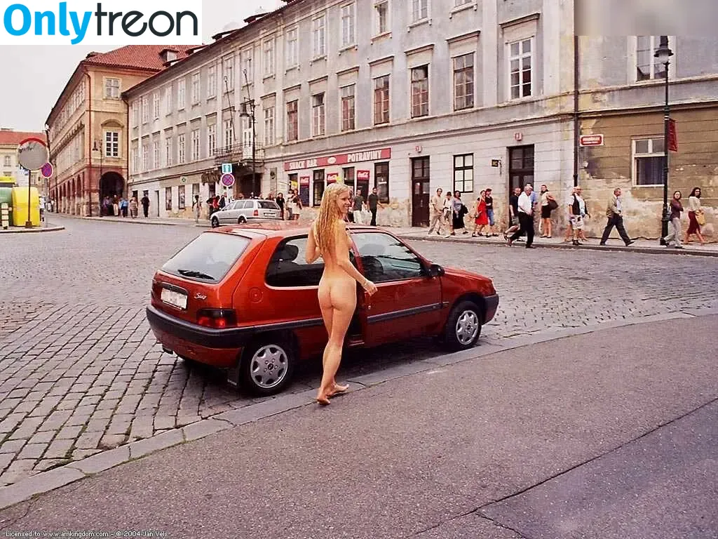 Marketa Belonhoa nude photo #0022 (Marketa Belonhoa)