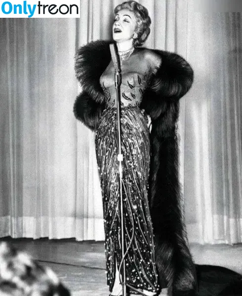 Marlene Dietrich nude photo #0001 (Marlene Dietrich)