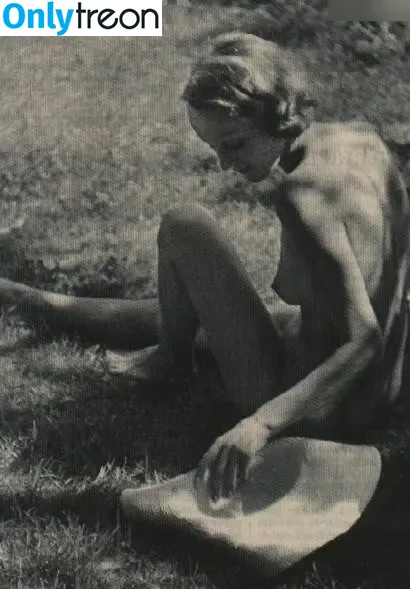Marlene Dietrich nude photo #0008 (Marlene Dietrich)