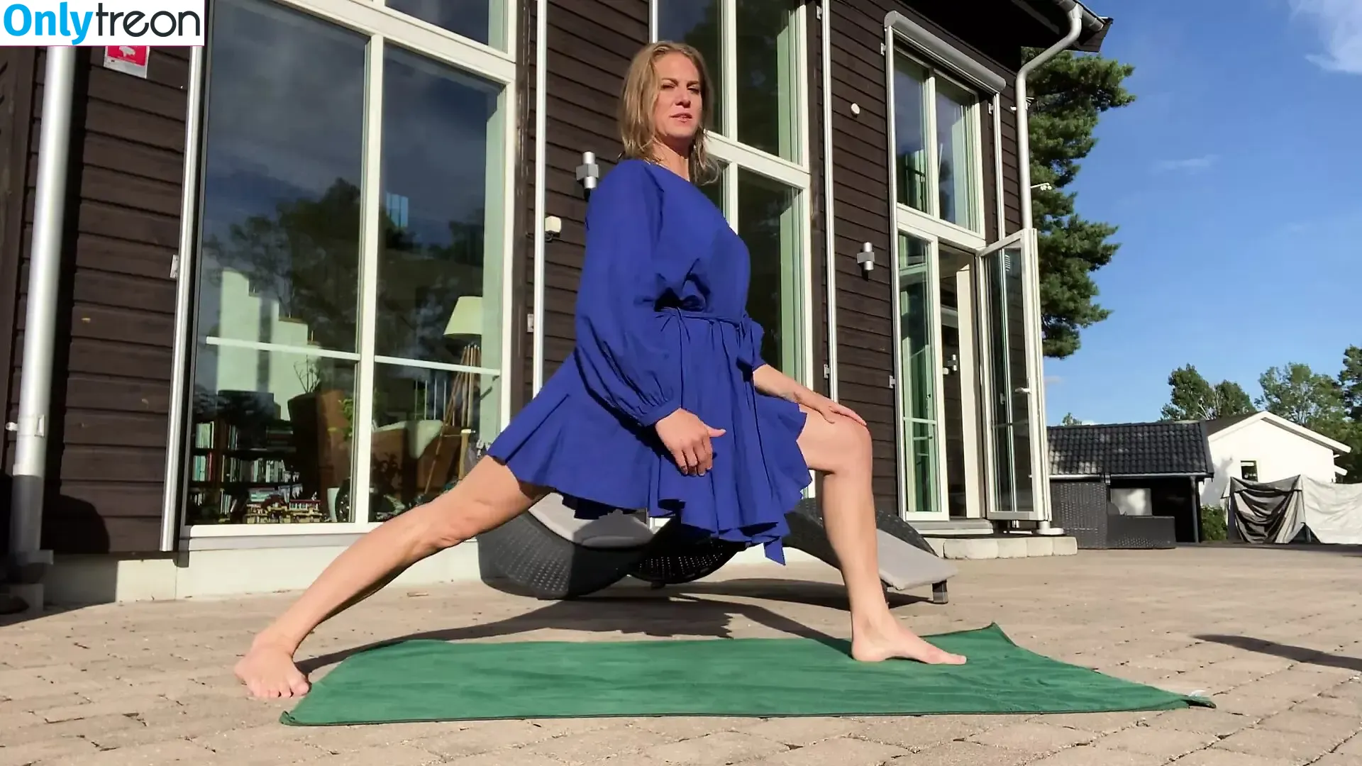 Marling Yoga nude photo #0006 (Marling Yoga)