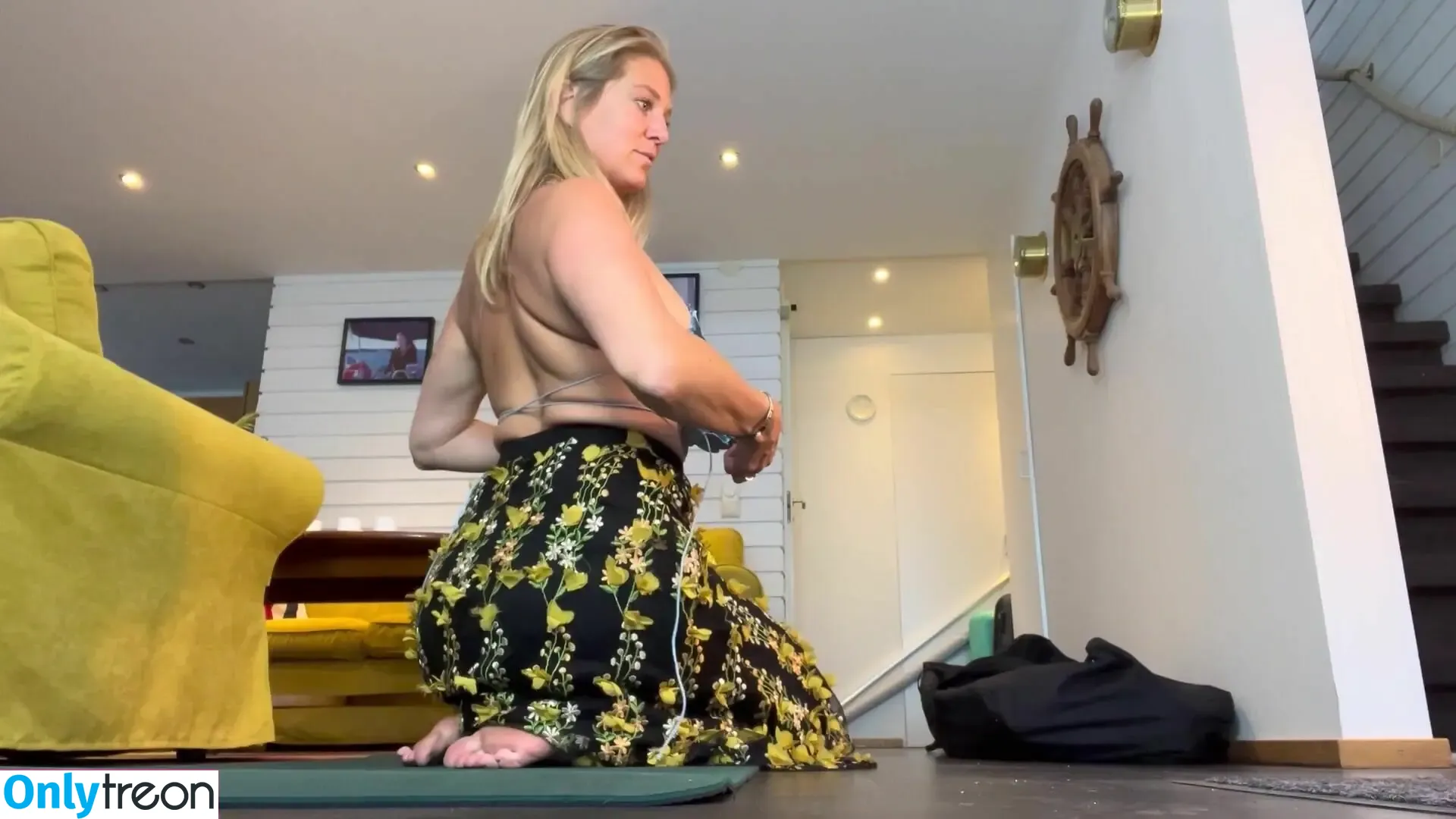 Marling Yoga nude photo #0008 (Marling Yoga)