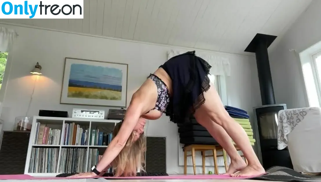 Marling Yoga голая photo #0015 (Marling Yoga)
