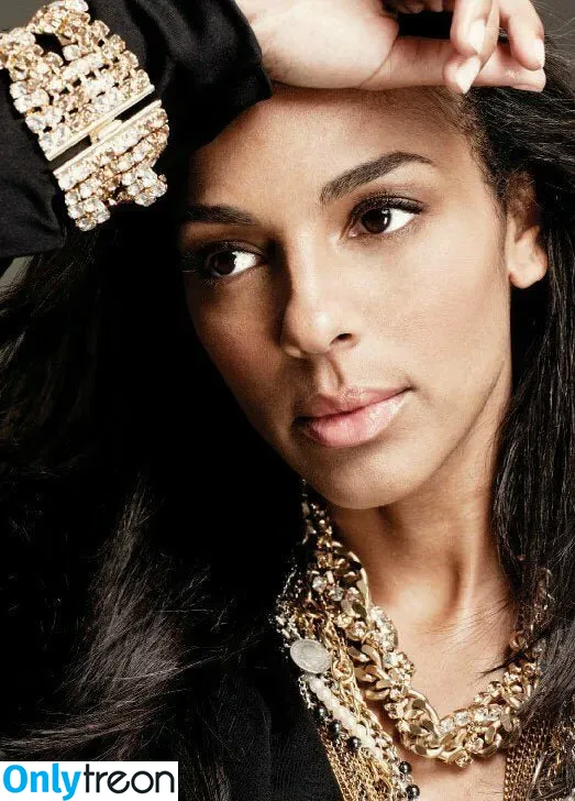 Marsha Thomason голая photo #0005 (iammarshathomason)