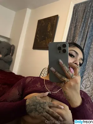 MarsTheWave / thevibeismars nude photo #0040