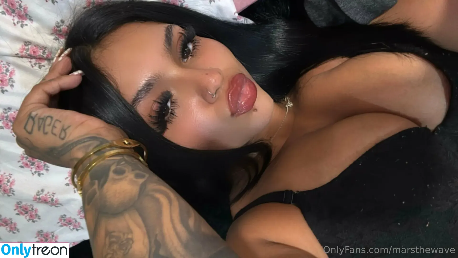 MarsTheWave nude photo #0077 (thevibeismars)