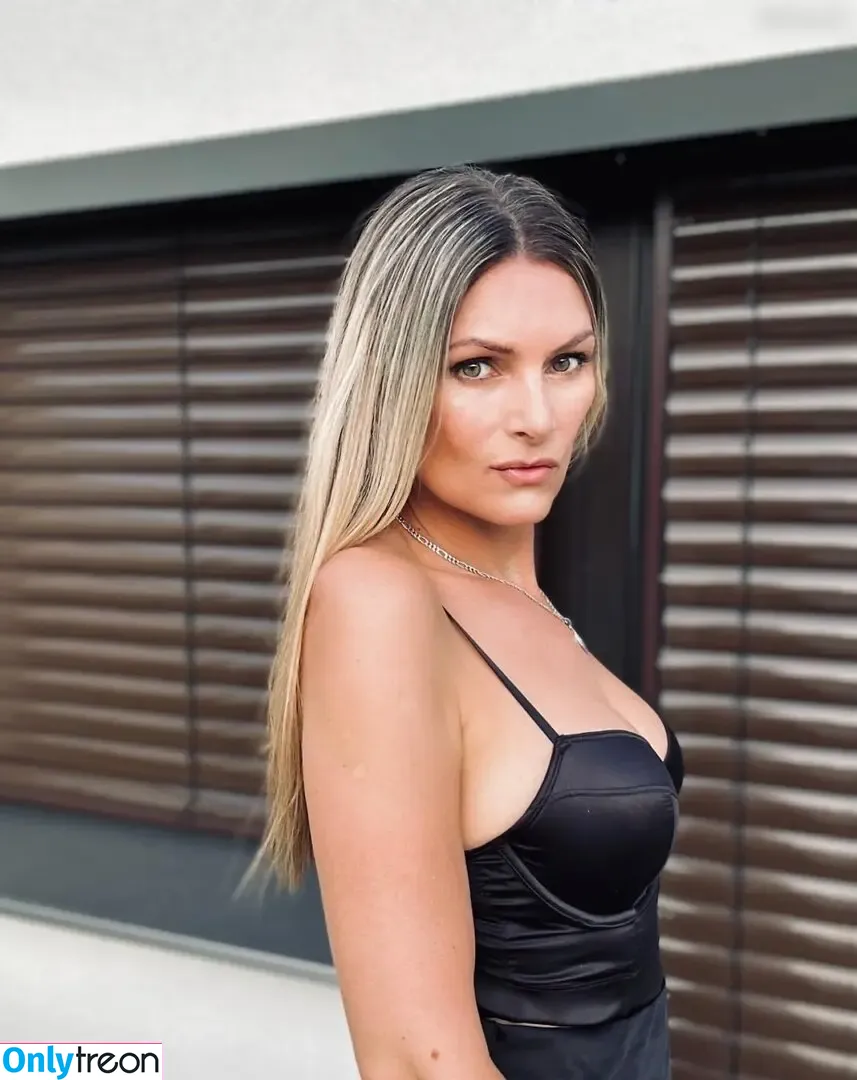 Martina Kaiser голая photo #0003 (martinakaiser)