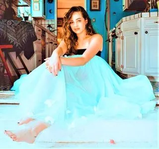 Mary Mouser / missmarymmouser nude photo #0013